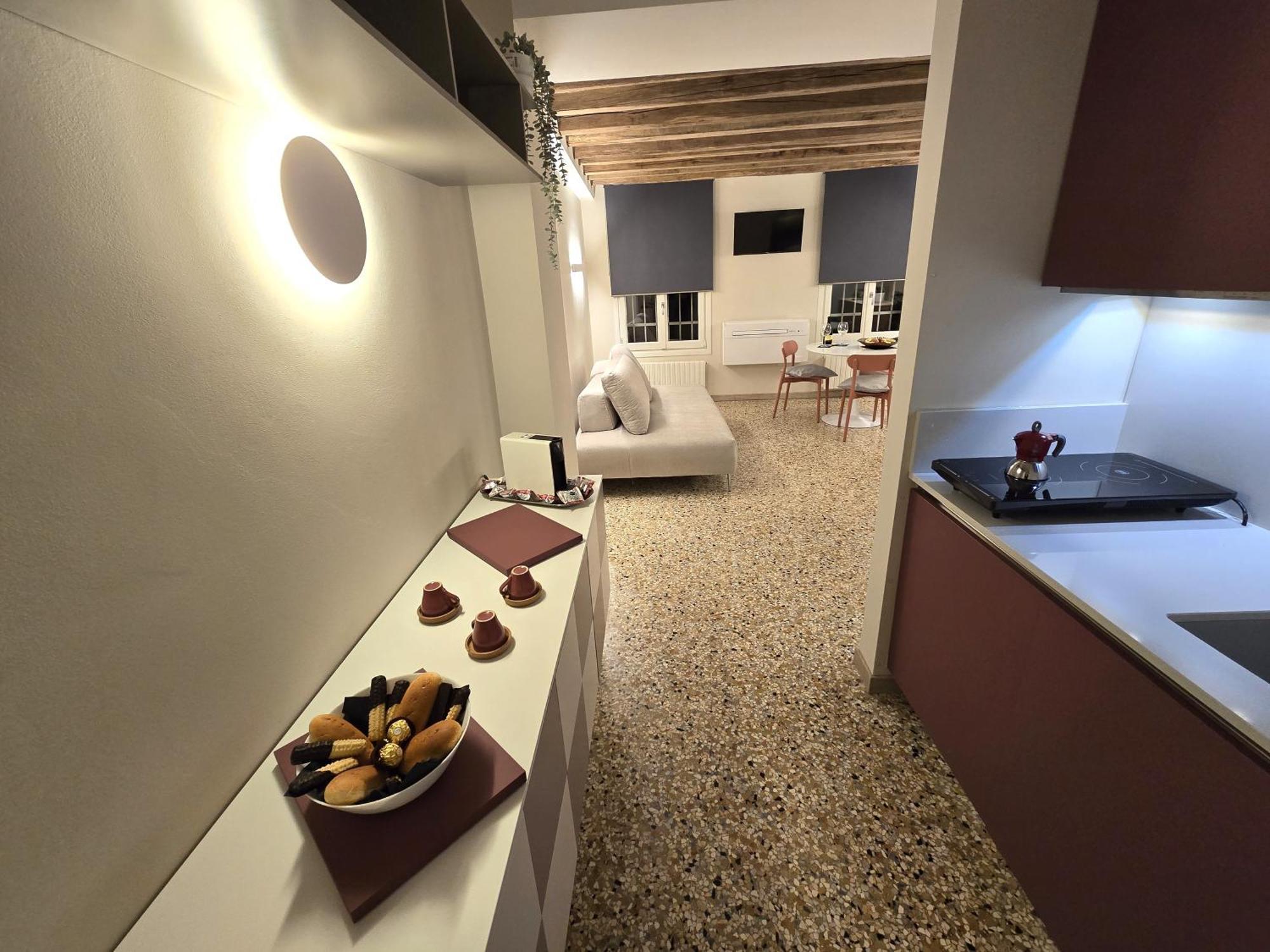 Cozy Studio With Canal View Venedig Exterior foto
