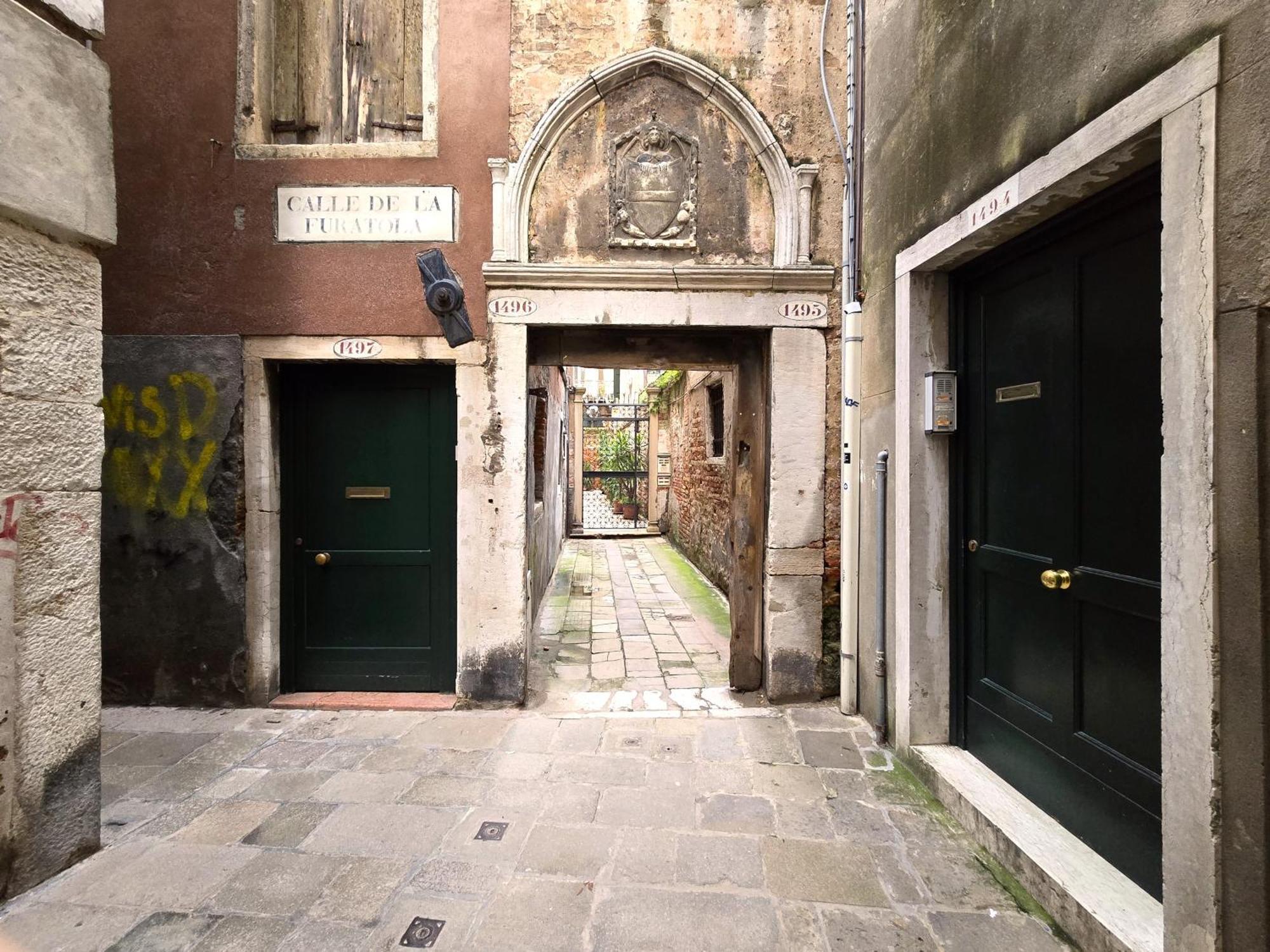 Cozy Studio With Canal View Venedig Exterior foto